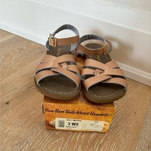 Saltwater Sandals Rose Gold Youth Size 3